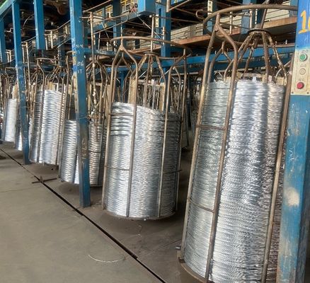 Ζυγισμένο σύρμα σύνδεσης GI Σιδηροπλέγμα 9 10 12 14 16 μεγέθους Ζεστό βύθισμα Ηλεκτρολυσσμένο σιδηροπλέγμα με προσαρμοσμένο μήκος