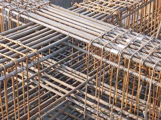 Μέγεθος 12m 6mm 8mm 10mm 12mm 16mm 20mm Ζεστό τυλιγμένο παραμορφωμένο ράβδος χάλυβα